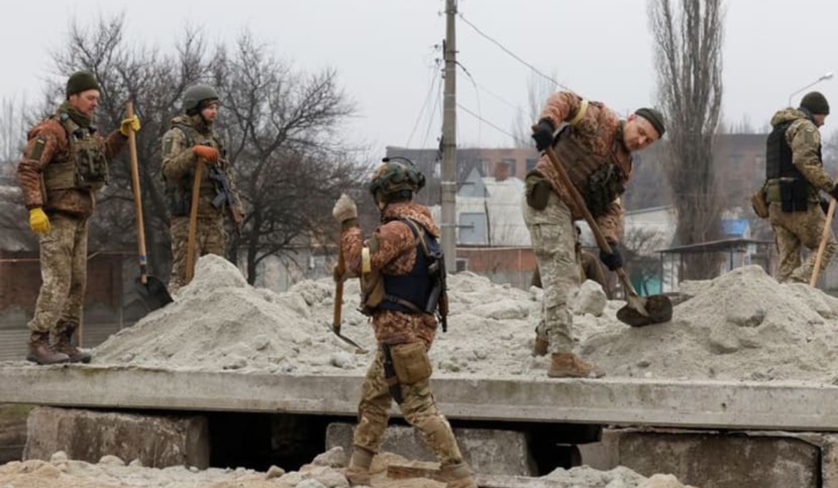 Fighting Rages in East Ukraine as Russia Reaffirms Demands for Ending War